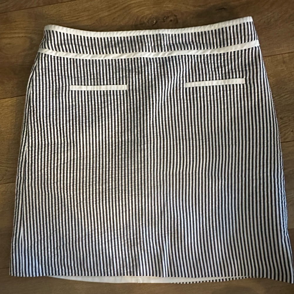 Talbots seersucker lined gray and white striped skirt